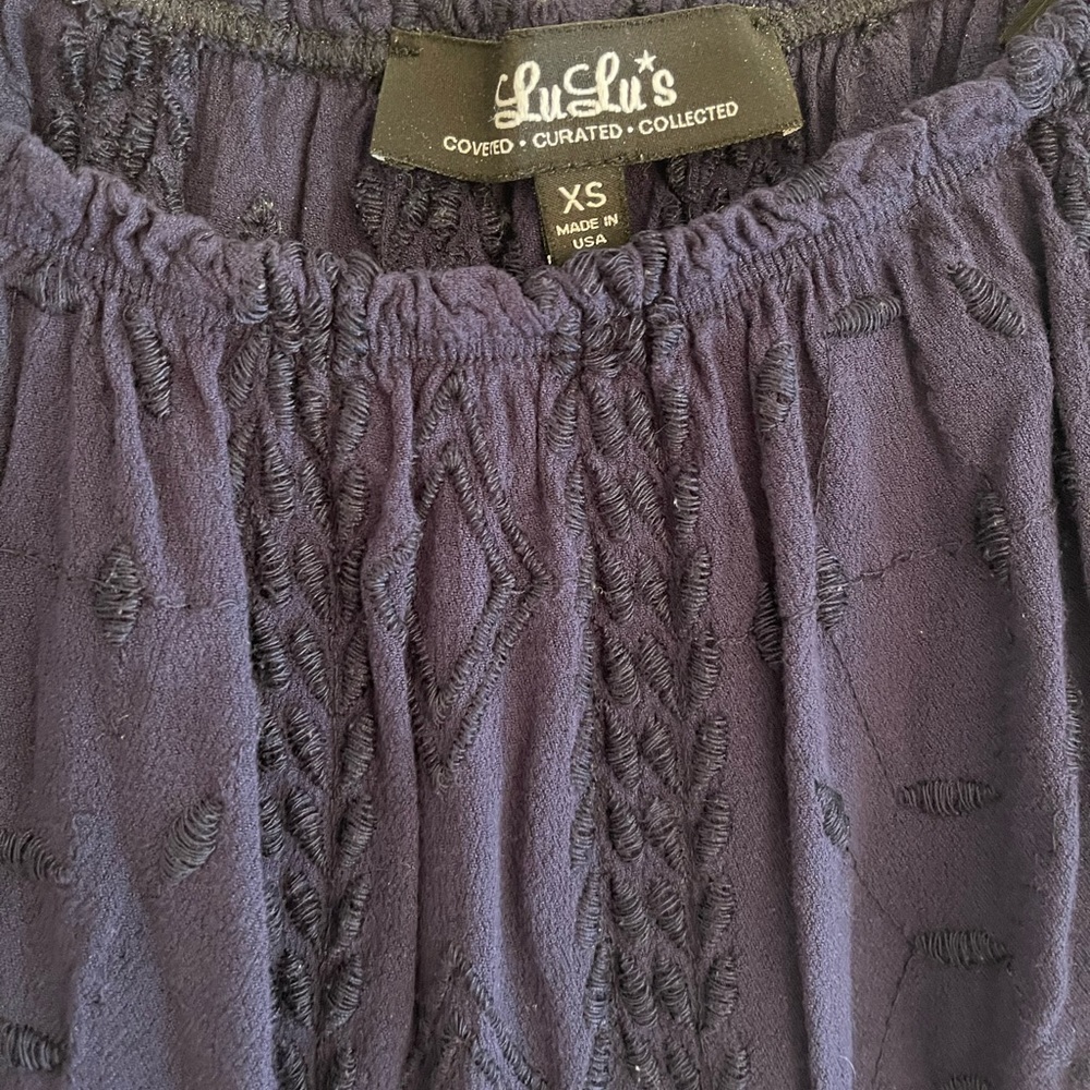 Lulu’s Top - Picture 2 of 3